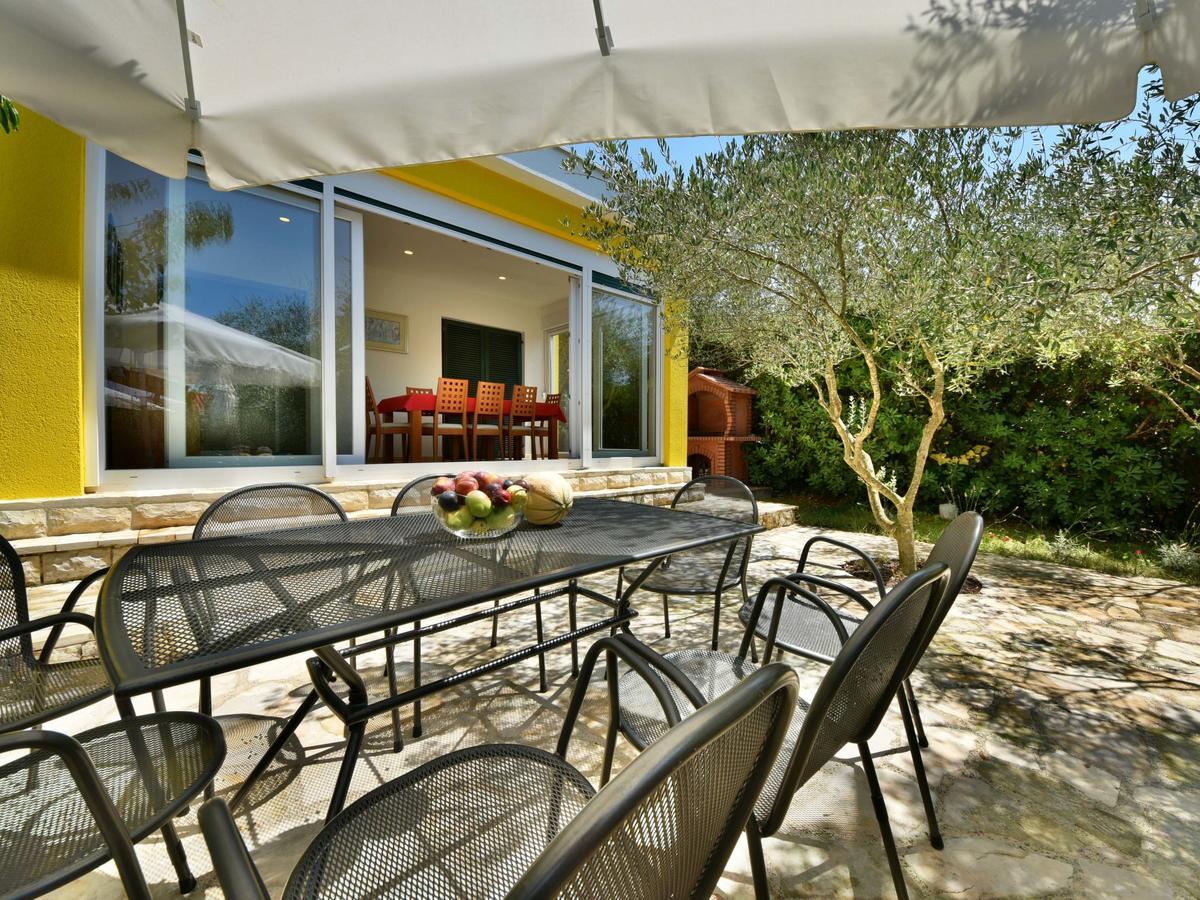 Villa Yellow House By Interhome Diklo Εξωτερικό φωτογραφία