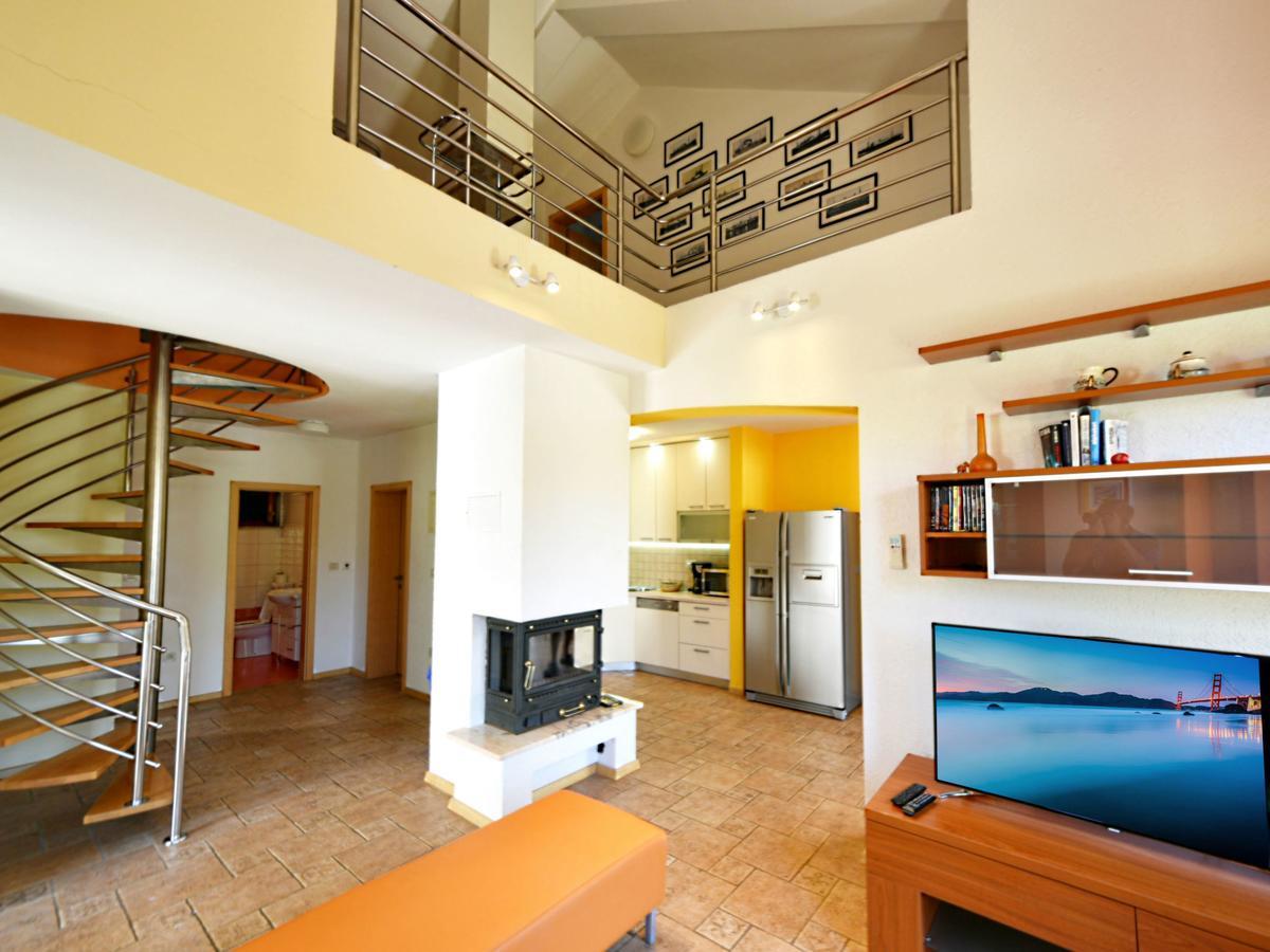 Villa Yellow House By Interhome Diklo Εξωτερικό φωτογραφία