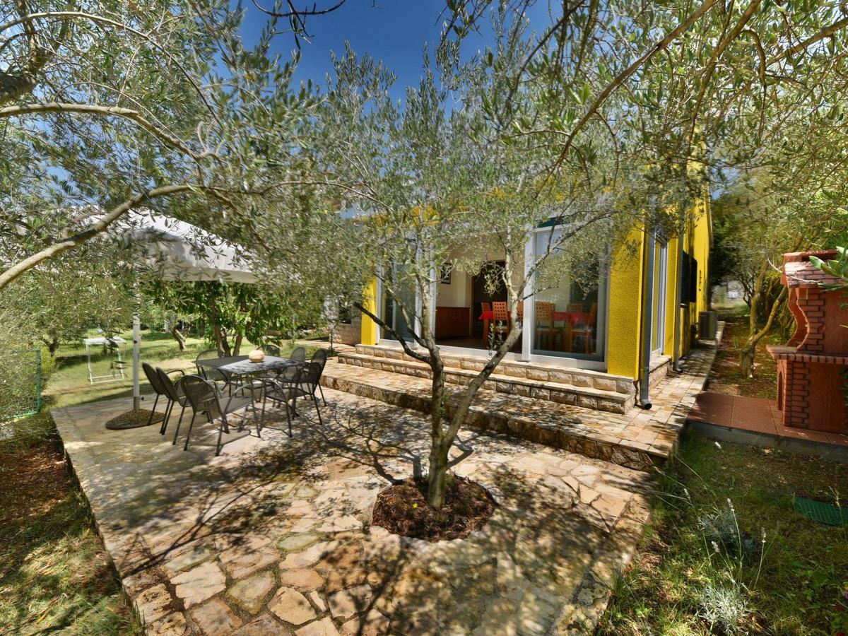 Villa Yellow House By Interhome Diklo Εξωτερικό φωτογραφία