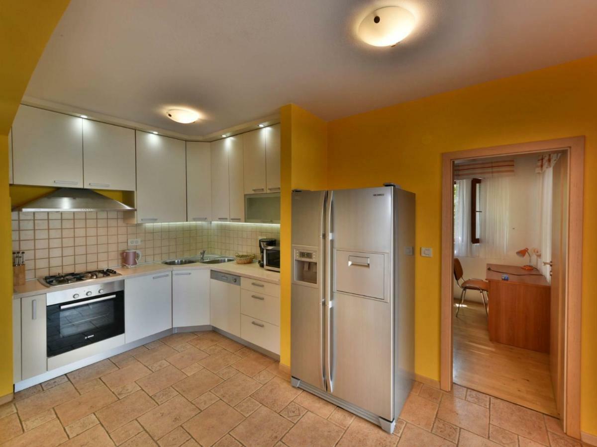 Villa Yellow House By Interhome Diklo Εξωτερικό φωτογραφία