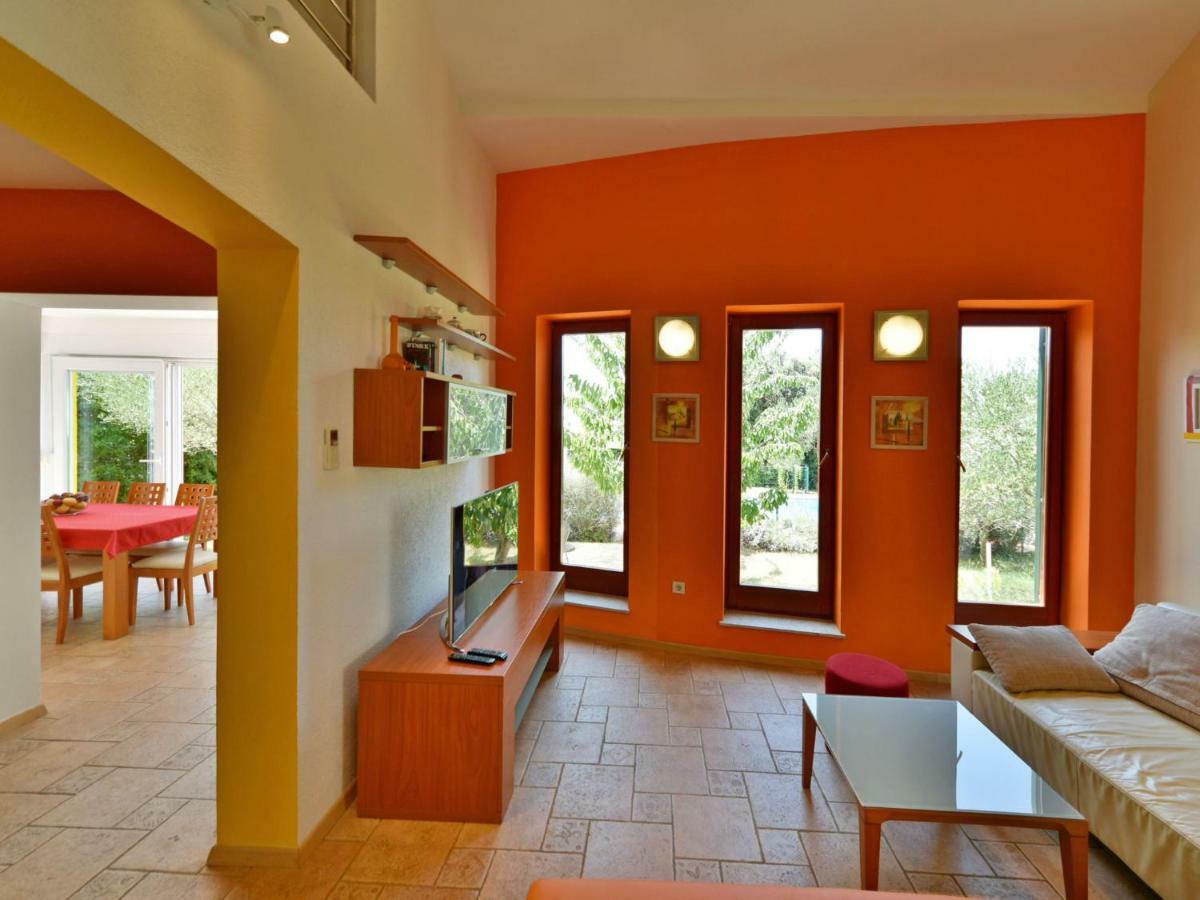 Villa Yellow House By Interhome Diklo Εξωτερικό φωτογραφία